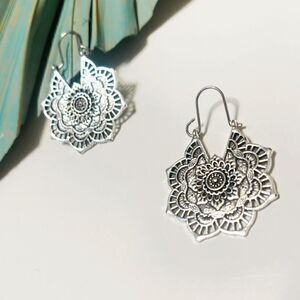 #895 Anthro antique silver flower earrings